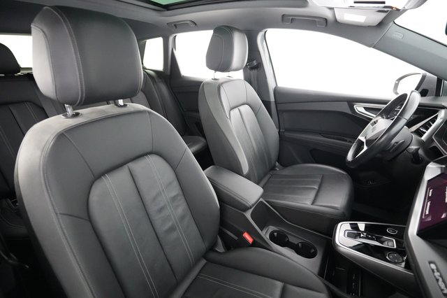 2023 Audi Q4 e-tron — photo 18 of 24
