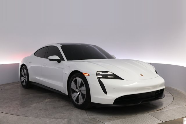 2023 Porsche Taycan — photo 10 of 26