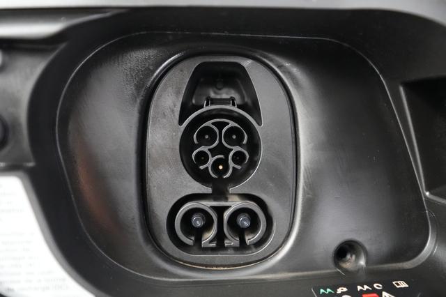 2024 Audi Q4 e-tron — photo 8 of 23