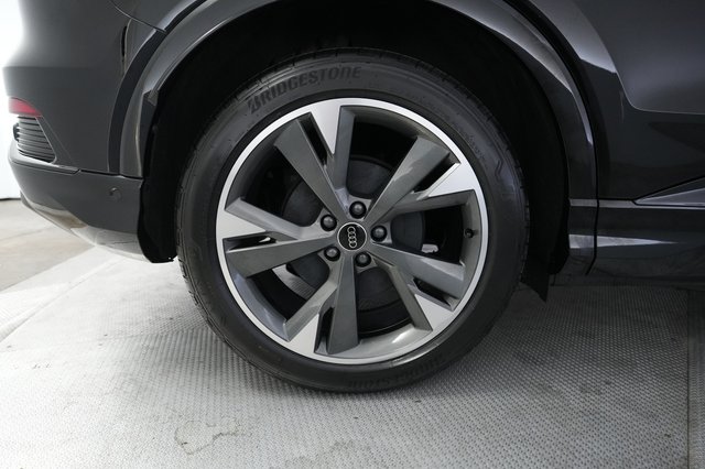 2024 Audi Q4 e-tron — photo 17 of 23
