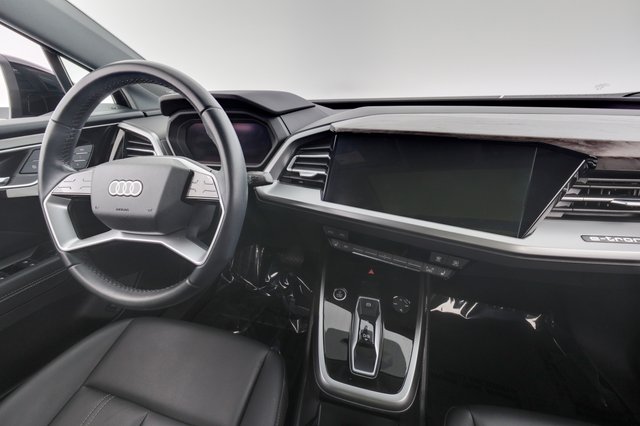 2024 Audi Q4 e-tron — photo 20 of 23