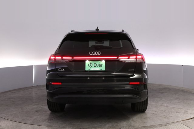 2024 Audi Q4 e-tron — photo 12 of 23