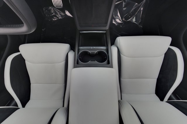 2025 Tesla Model S — photo 22 of 24