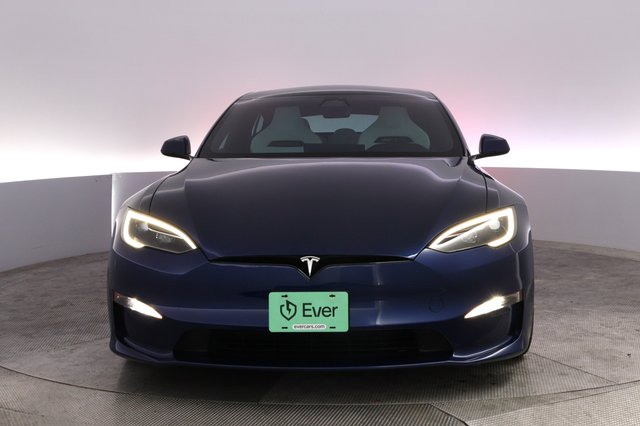 2025 Tesla Model S — photo 9 of 24