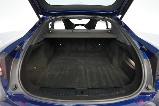 2025 Tesla Model S — photo 6 of 24