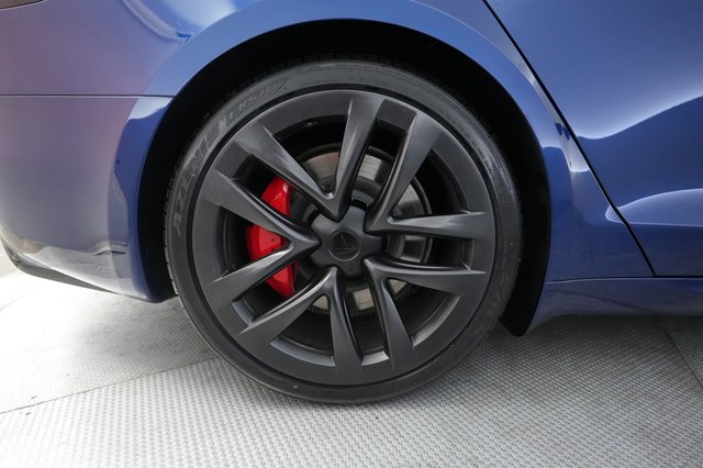 2025 Tesla Model S — photo 17 of 24