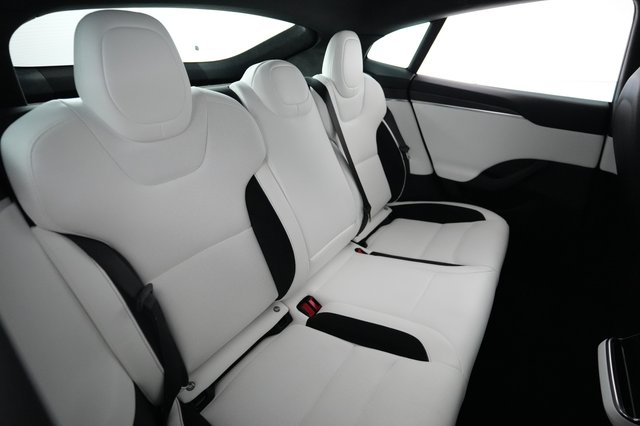 2025 Tesla Model S — photo 4 of 24