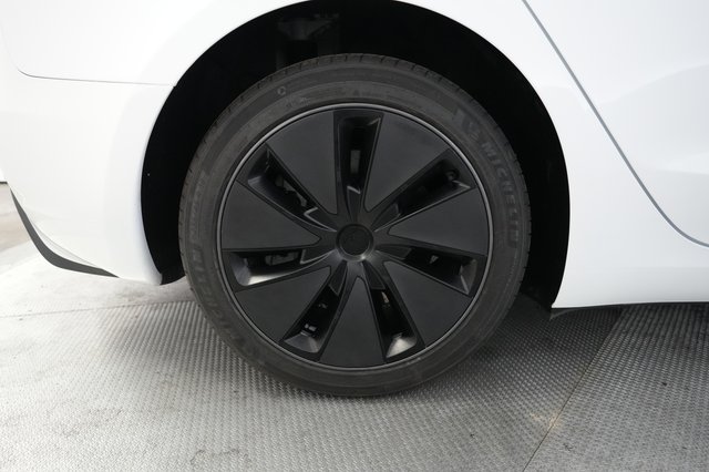2024 Tesla Model 3 — photo 17 of 23
