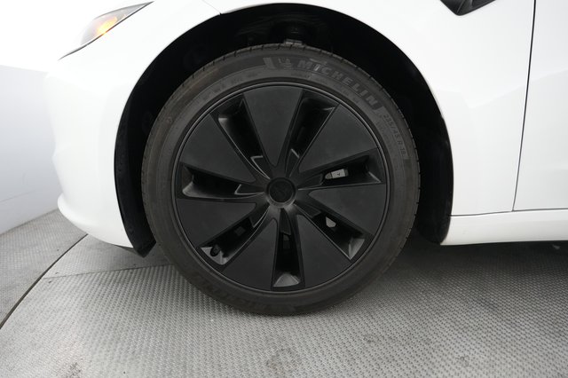 2024 Tesla Model 3 — photo 15 of 23