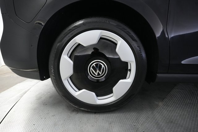 2025 Volkswagen ID.Buzz — photo 17 of 24