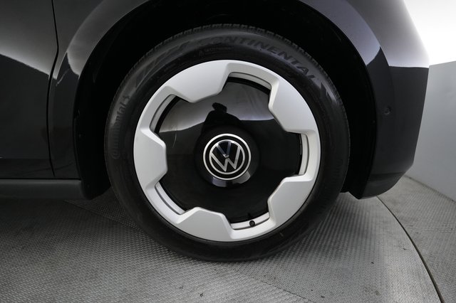 2025 Volkswagen ID.Buzz — photo 16 of 24