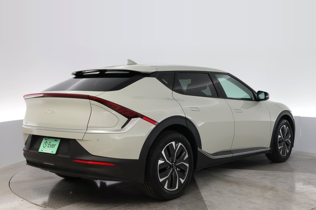 2024 Kia EV6 — photo 2 of 24