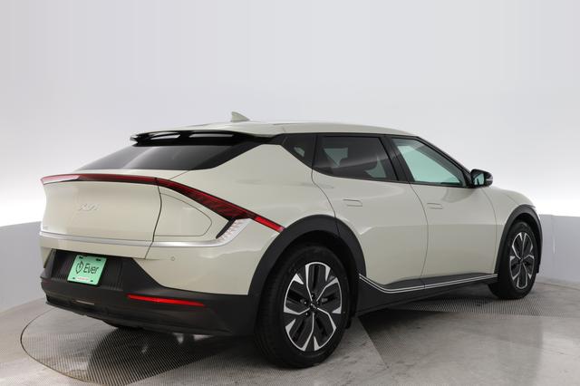 2024 Kia EV6 — photo 2 of 24