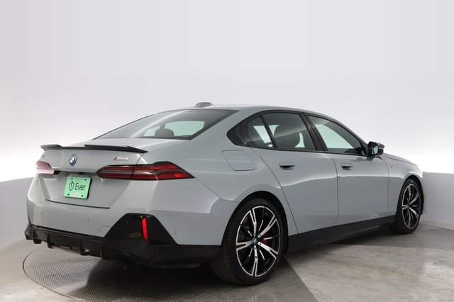 2024 BMW i5 — photo 2 of 23