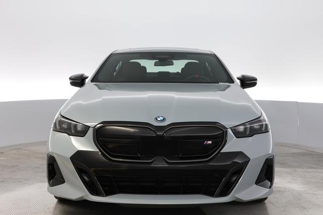 2024 BMW i5 — photo 9 of 23