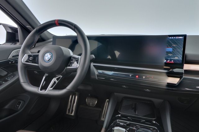 2024 BMW i5 — photo 20 of 23