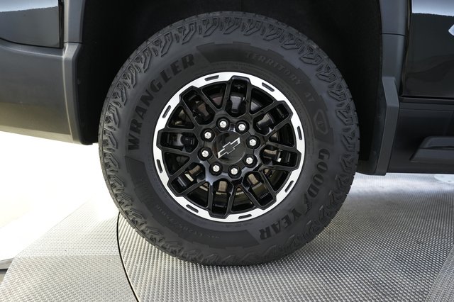 2026 Chevrolet Silverado EV — photo 9 of 18