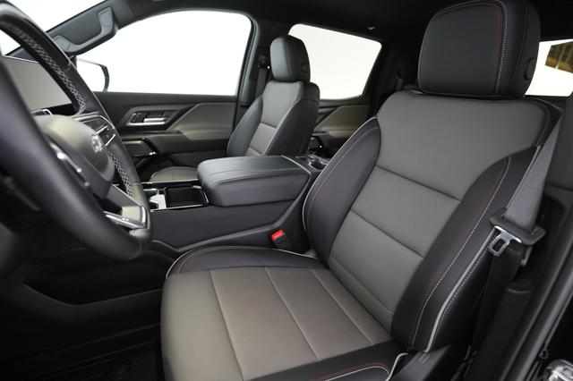 2026 Chevrolet Silverado EV — photo 3 of 18