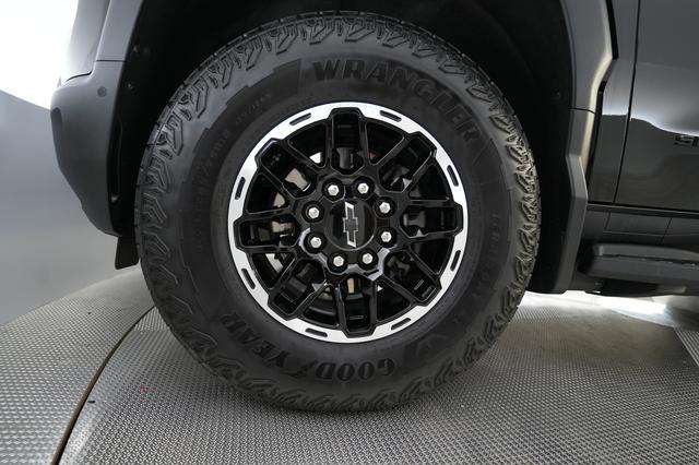 2026 Chevrolet Silverado EV — photo 10 of 18