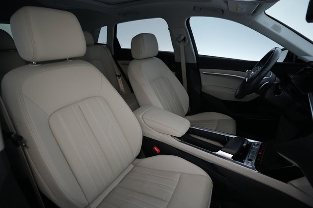 2024 Audi Q8 e-tron — photo 18 of 24