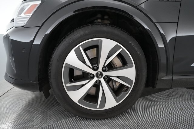 2024 Audi Q8 e-tron — photo 16 of 24