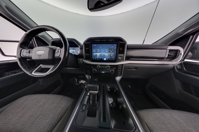 2023 Ford F-150 Lightning — photo 14 of 23