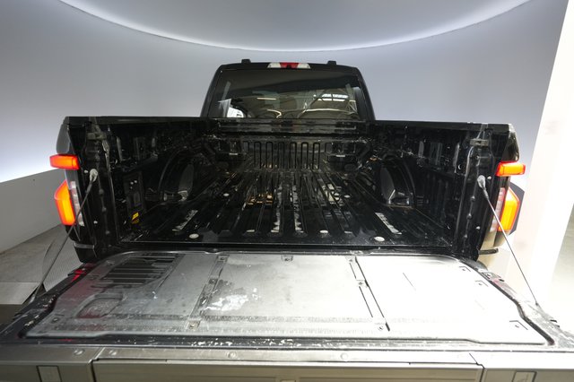 2023 Ford F-150 Lightning — photo 6 of 23