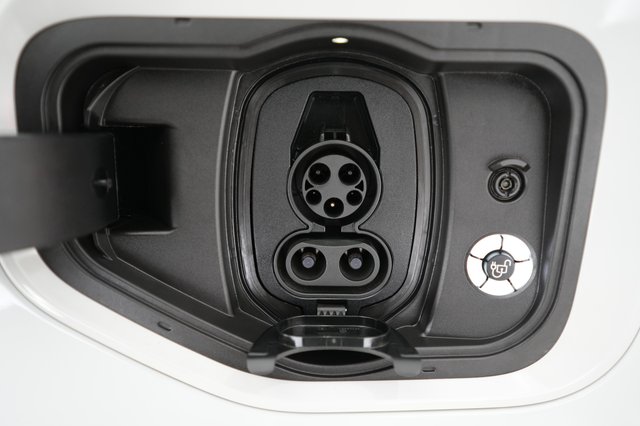 2023 Ford F-150 Lightning — photo 8 of 20