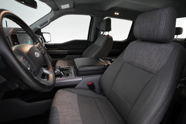 2023 Ford F-150 Lightning — photo 3 of 20