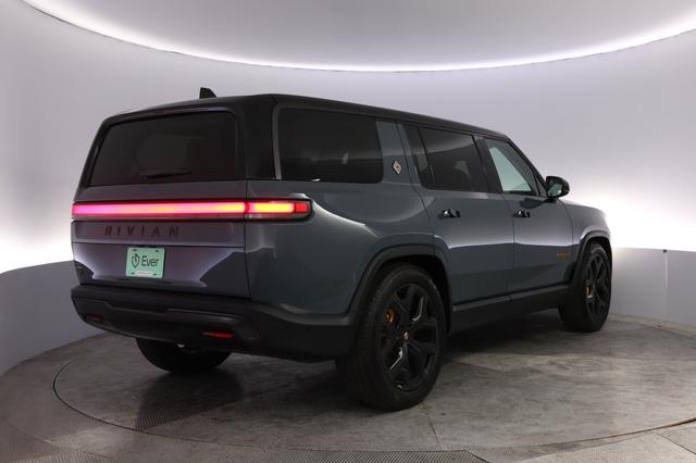 2025 Rivian R1S — photo 2 of 27