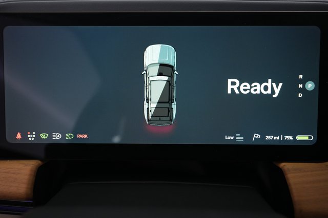 2025 Rivian R1S — photo 26 of 27