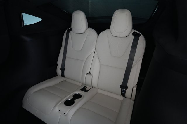 2022 Tesla Model X — photo 21 of 29