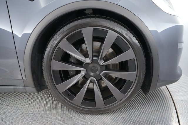 2022 Tesla Model X — photo 15 of 29
