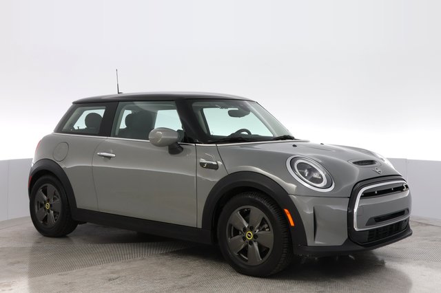 2022 MINI Cooper SE — photo 11 of 23