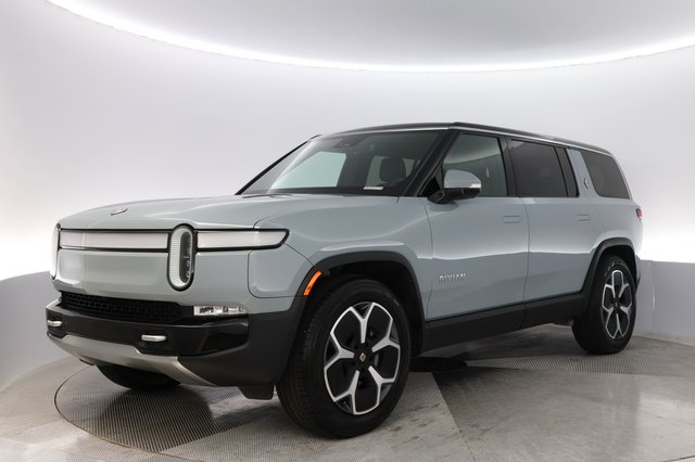 2024 Rivian R1S — VIN 7PDSGBBA4RN036157