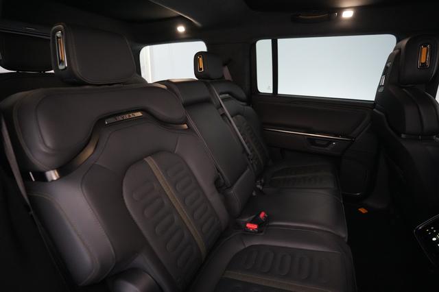 2025 Rivian R1S — photo 4 of 26