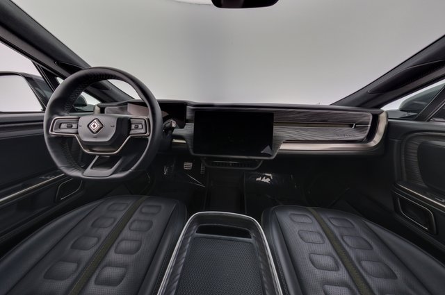 2022 Rivian R1T — photo 21 of 25