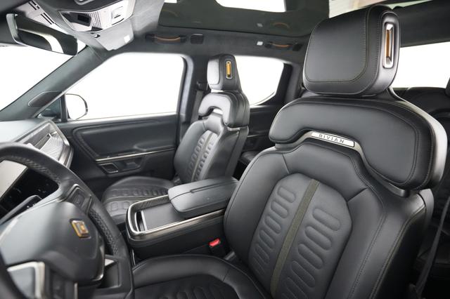 2022 Rivian R1T — photo 3 of 25