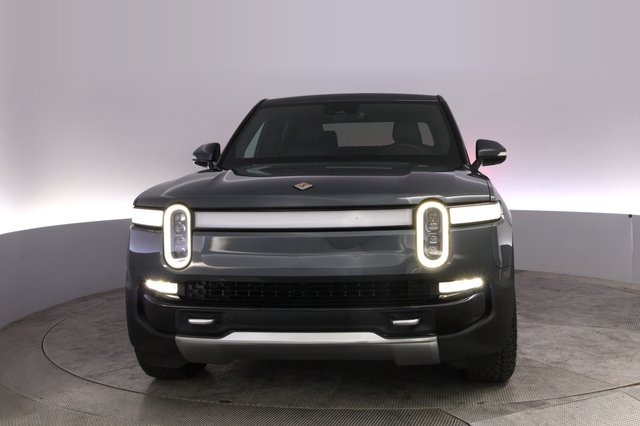 2022 Rivian R1T — photo 9 of 25