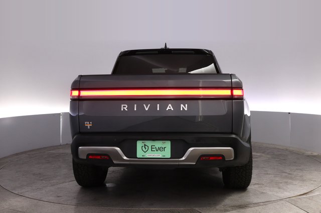 2022 Rivian R1T — photo 12 of 25