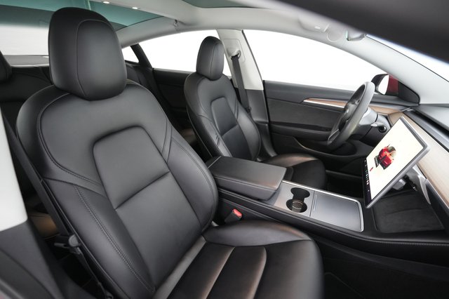 2023 Tesla Model 3 — photo 18 of 26