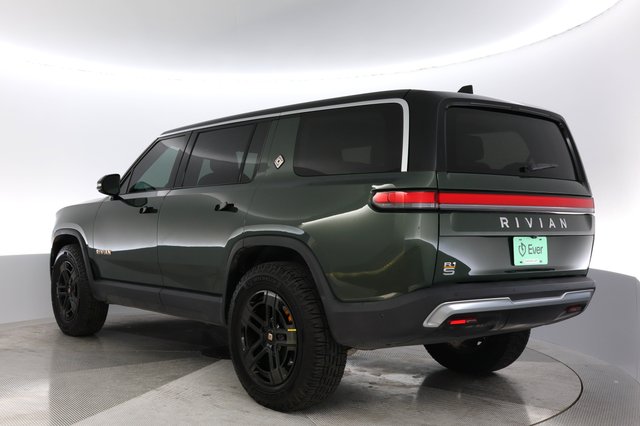 2023 Rivian R1S — photo 13 of 23