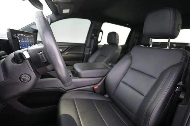 2024 Chevrolet Silverado EV — photo 3 of 18