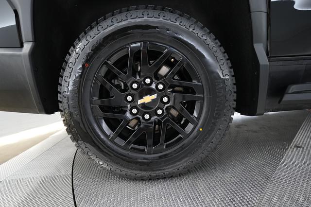 2024 Chevrolet Silverado EV — photo 10 of 18