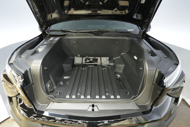 2024 Chevrolet Silverado EV — photo 17 of 18