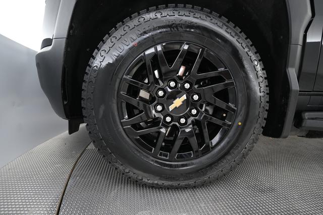 2024 Chevrolet Silverado EV — photo 9 of 18