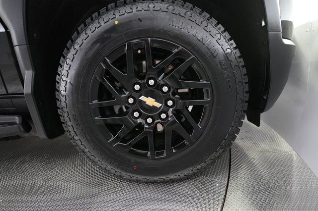2024 Chevrolet Silverado EV — photo 11 of 18