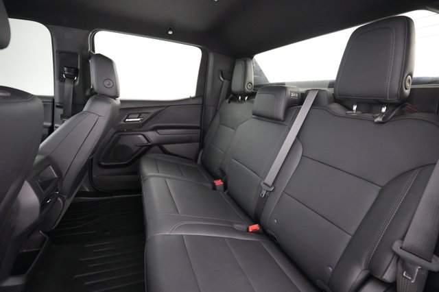 2024 Chevrolet Silverado EV — photo 13 of 18