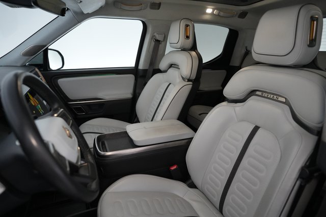 2024 Rivian R1T — photo 3 of 15