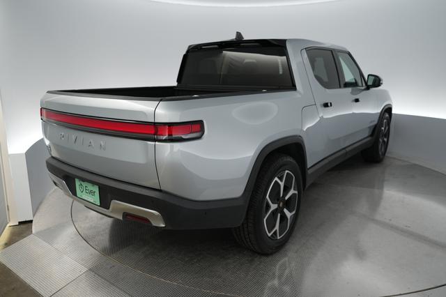 2024 Rivian R1T — photo 2 of 15